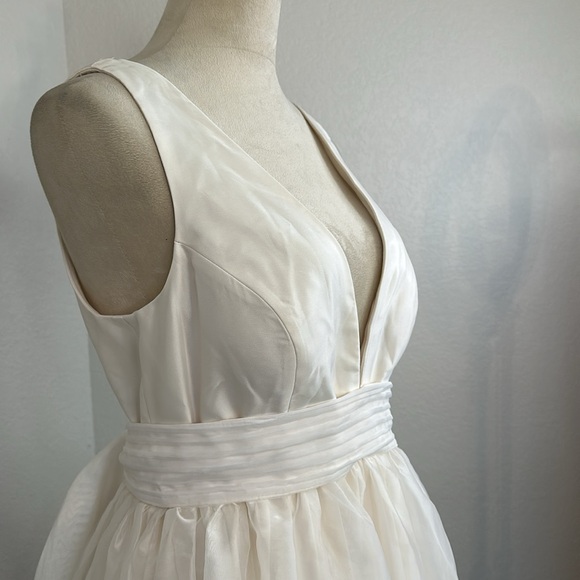 SACHIN & BABI BHLDN Carmina bow-embellished gathered NWOT SIZE 10, 8, & 4 - Picture 9 of 14